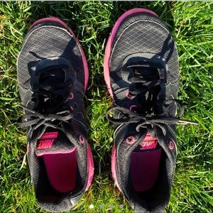 Pink and black cross-training sneakers!